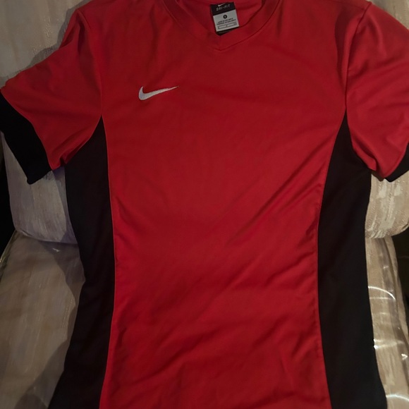 Nike size small men’s red black dry fit - Picture 11 of 16